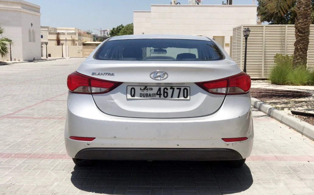 Hyundai Elentra 18 2015 Silver 4