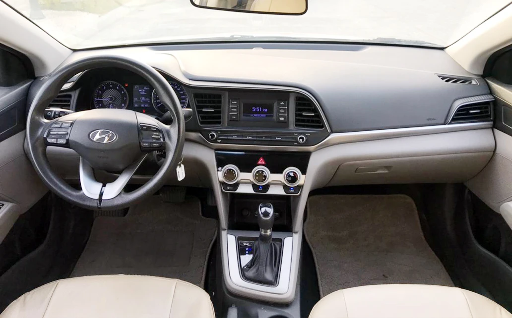 Hyundai Elentra 20 2019 Silver 6