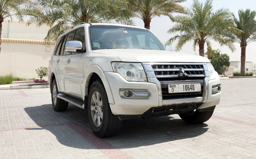 Mitshhubishi Pajero 2017 Silver 10