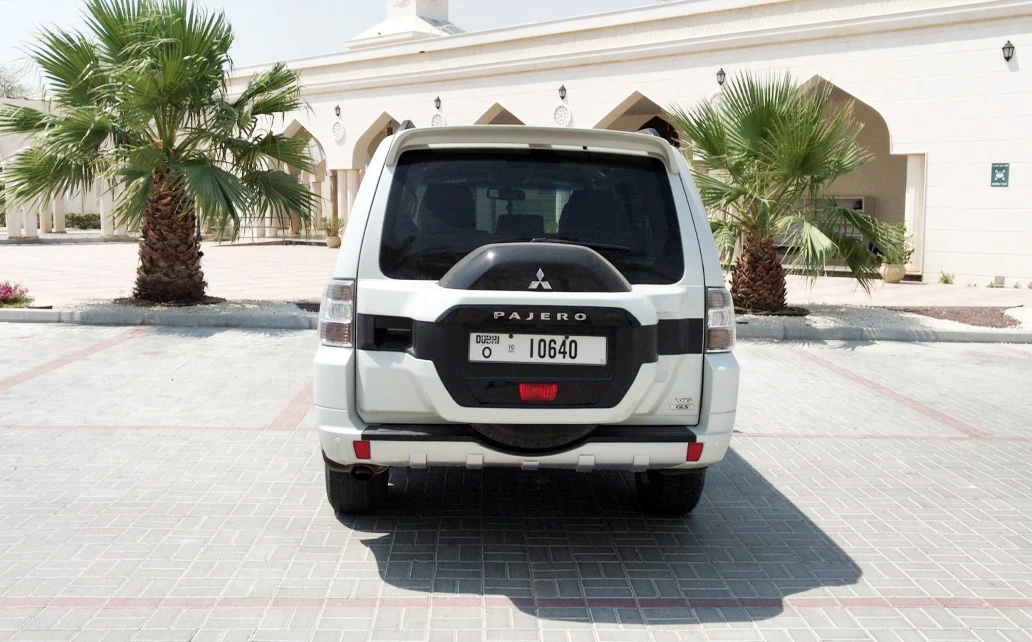 Mitshhubishi Pajero 2017 Silver 8