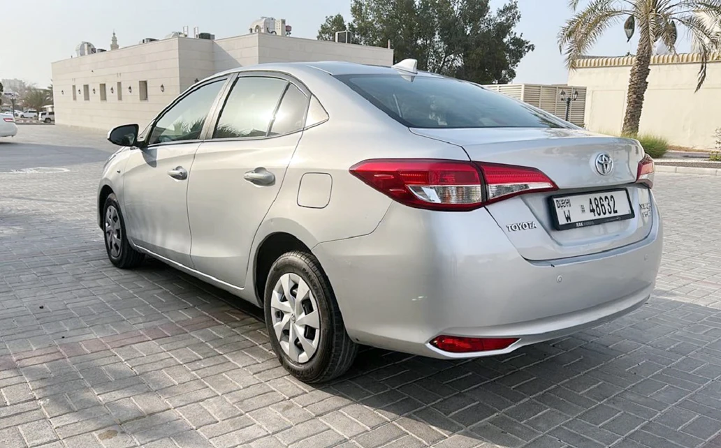 Toyota Yaris 15 2019 Silver 7