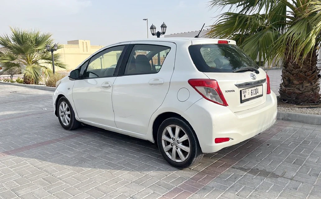 Toyota Taris 15 2013 Silver 4