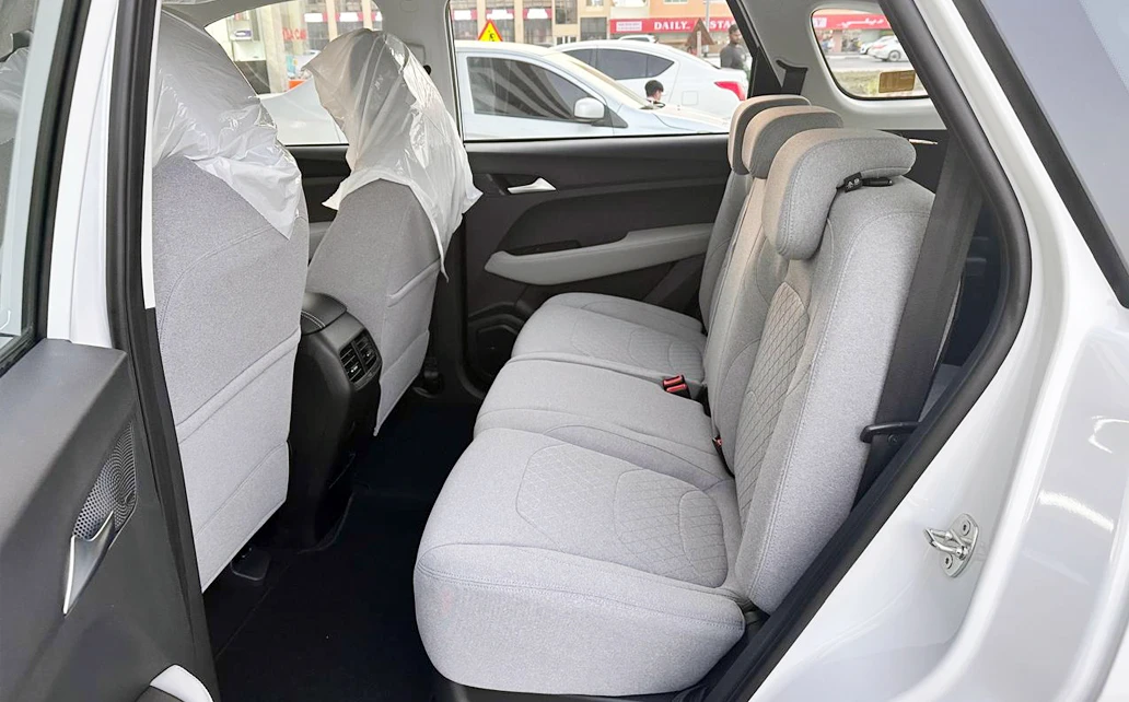 Chevrolet Captiva 2024 White 2